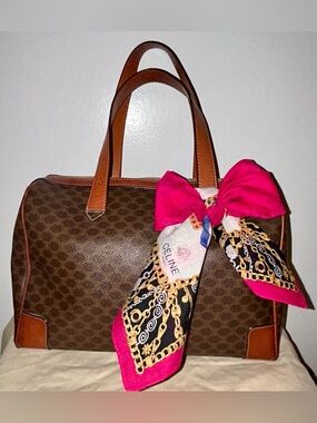 Celine Boston Bag Triomphe
Macadam coated canvas. With Celine Scarf.